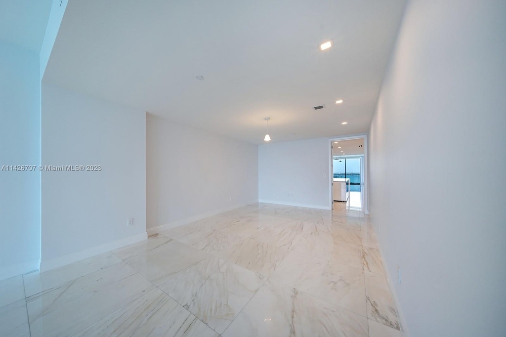 10203 Collins Ave - Photo 10