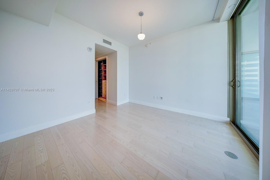 10203 Collins Ave - Photo 19