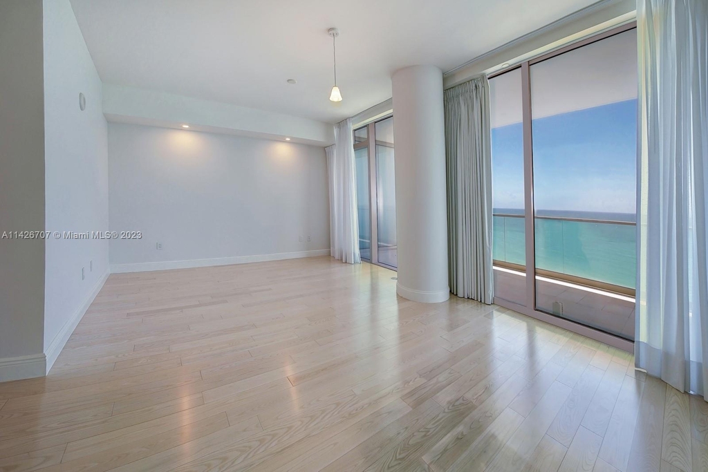 10203 Collins Ave - Photo 17