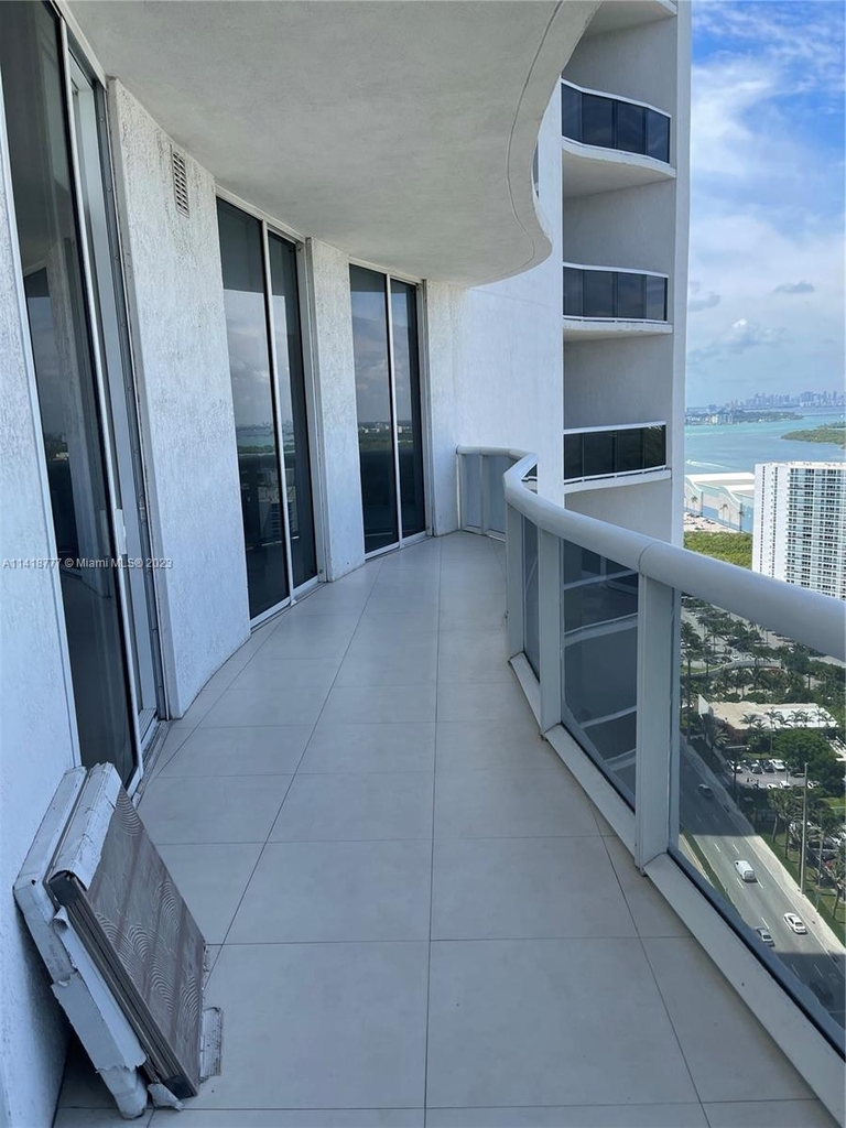 16001 Collins Ave - Photo 5