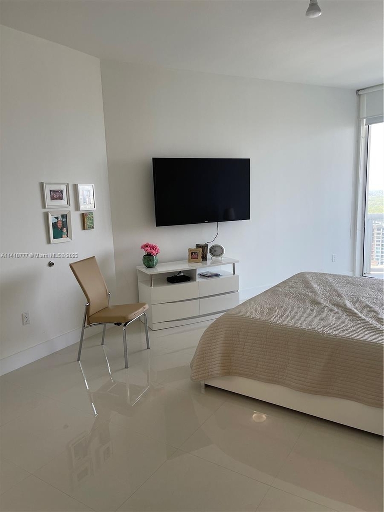 16001 Collins Ave - Photo 8