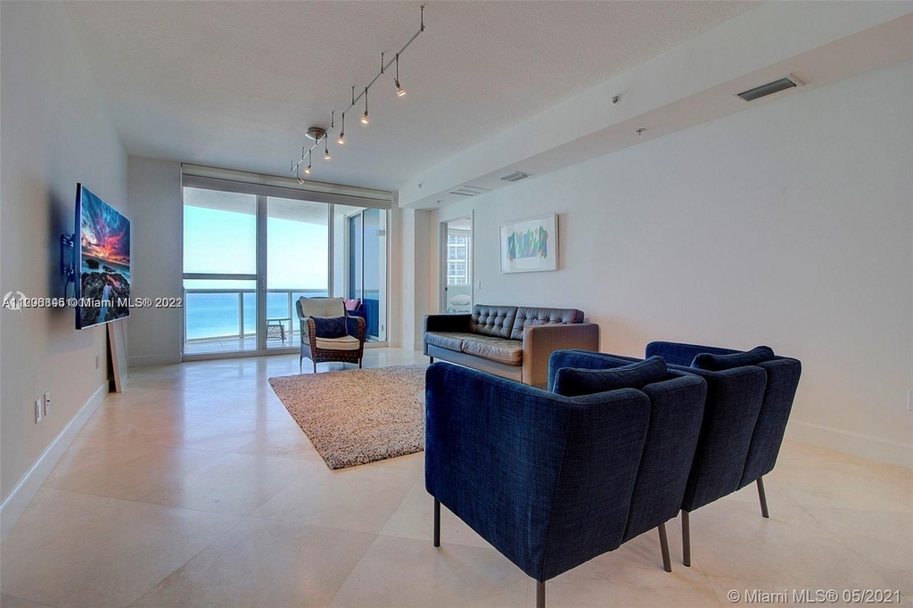 3801 Collins Ave - Photo 8