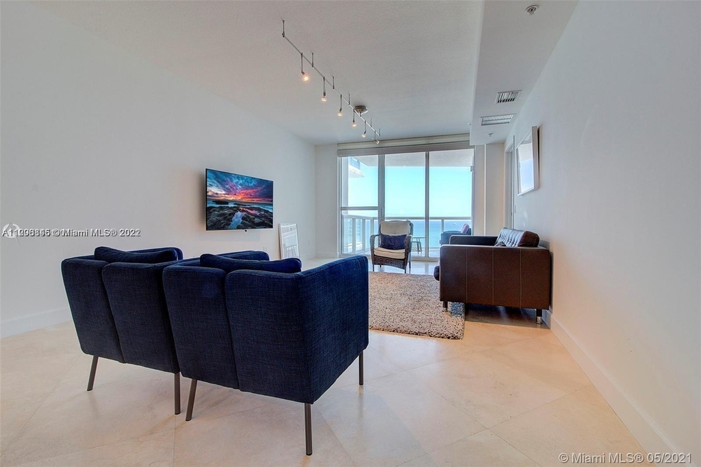 3801 Collins Ave - Photo 5