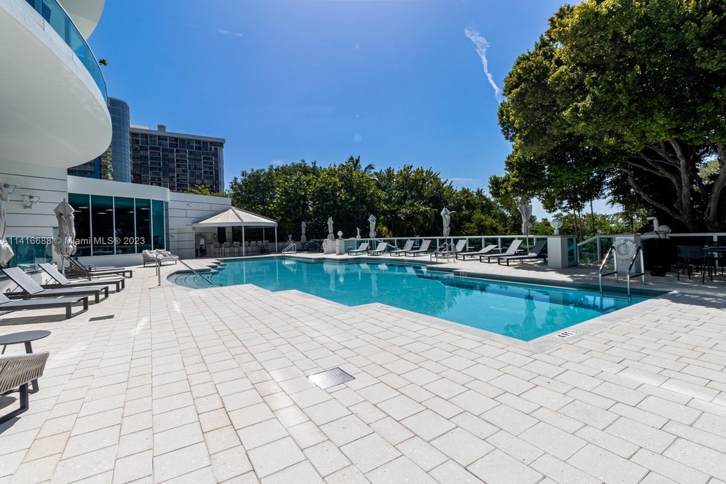 2127 Brickell Av - Photo 46