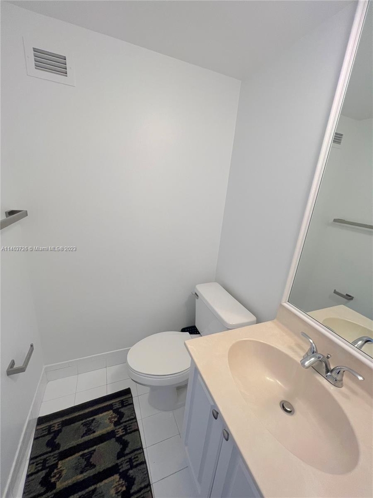 5161 Collins Ave - Photo 27