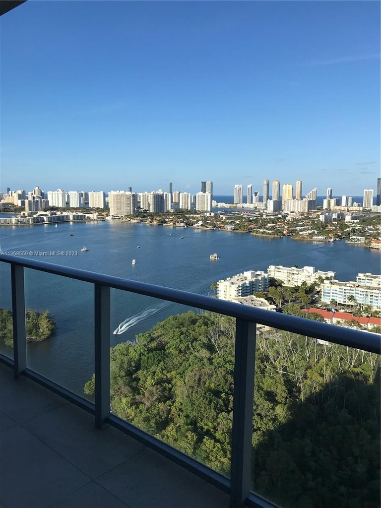 16385 Biscayne Blvd - Photo 4