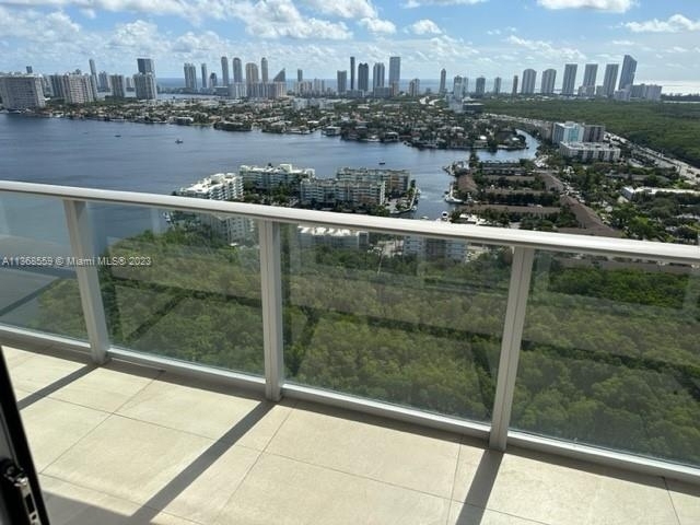 16385 Biscayne Blvd - Photo 19