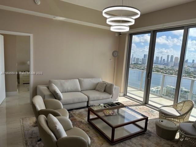 16385 Biscayne Blvd - Photo 20