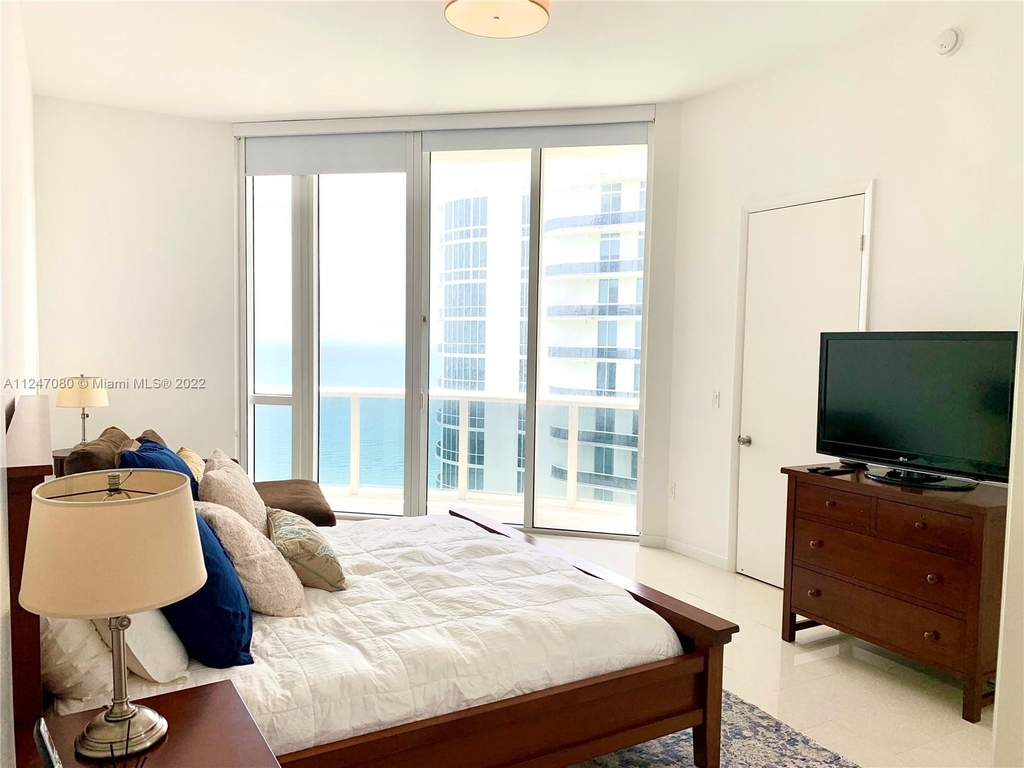 16001 Collins Ave - Photo 13