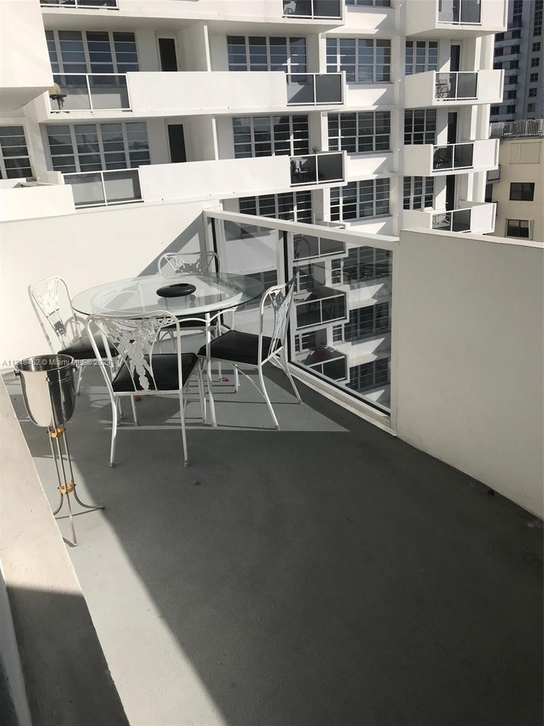 100 Lincoln Rd - Photo 3