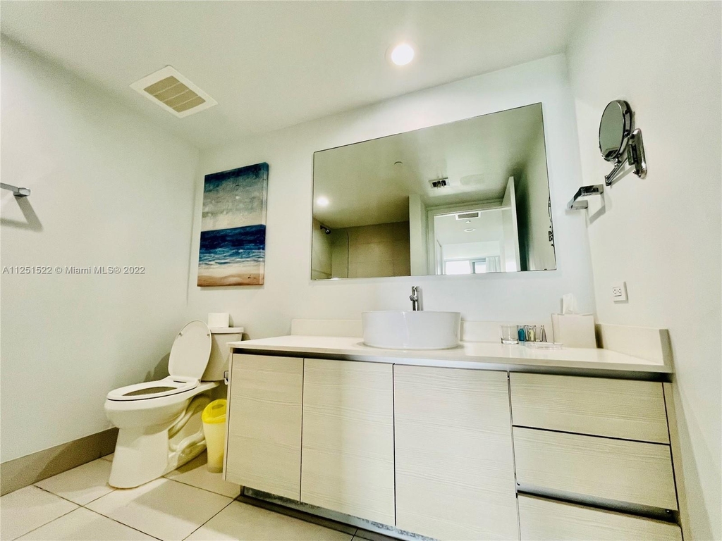 2602 E Hallandale Beach Blvd - Photo 12