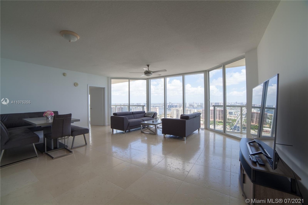 16699 Collins Ave - Photo 3