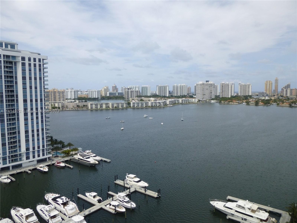 17111 Biscayne Blvd - Photo 4