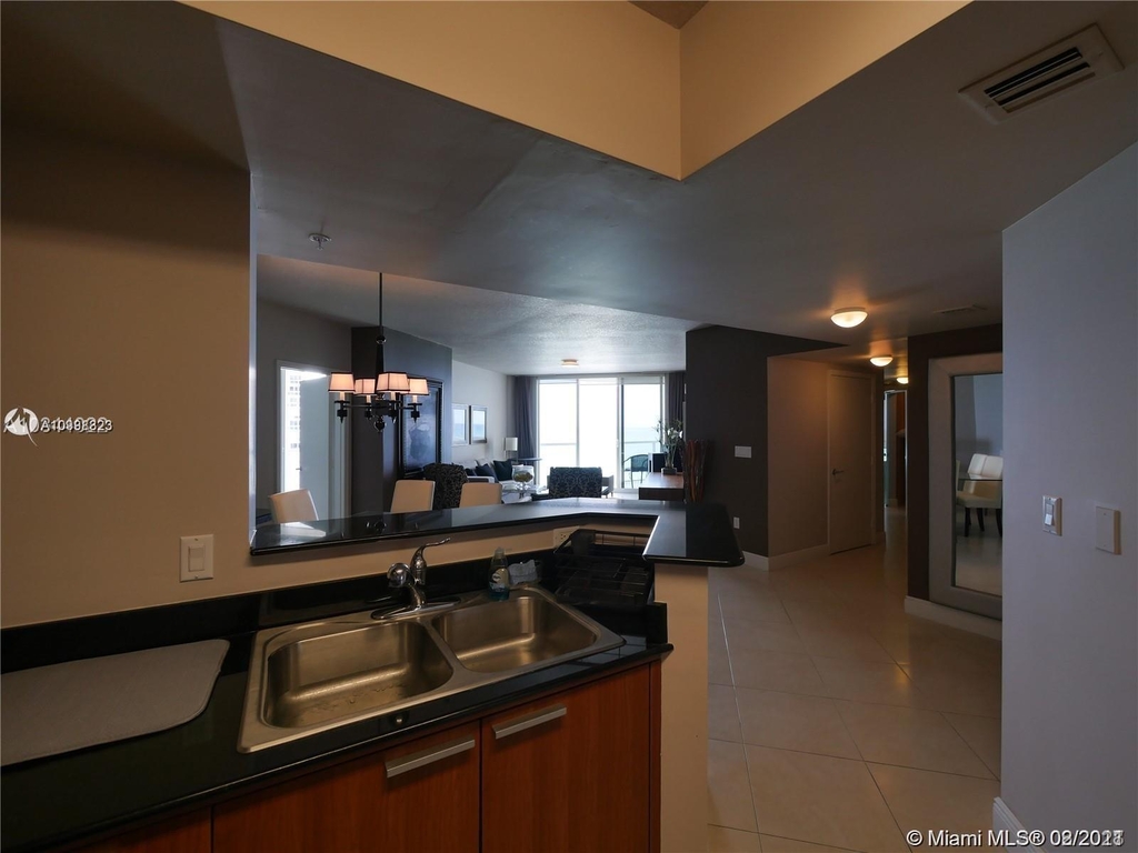 16699 Collins Ave - Photo 10