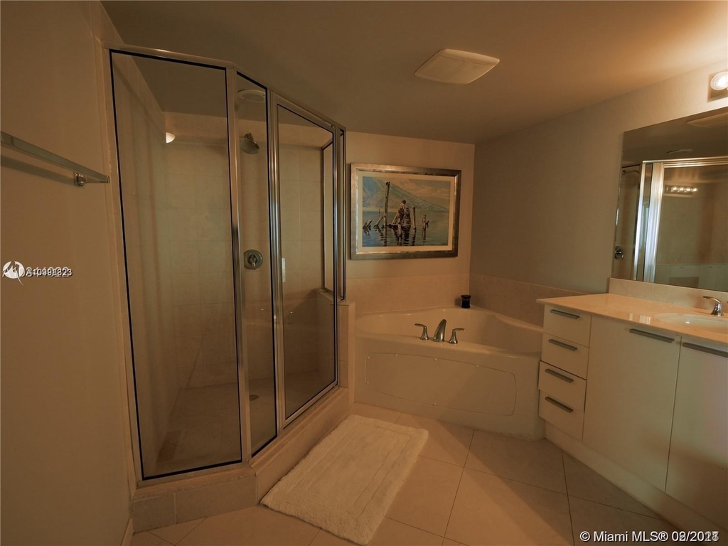 16699 Collins Ave - Photo 23