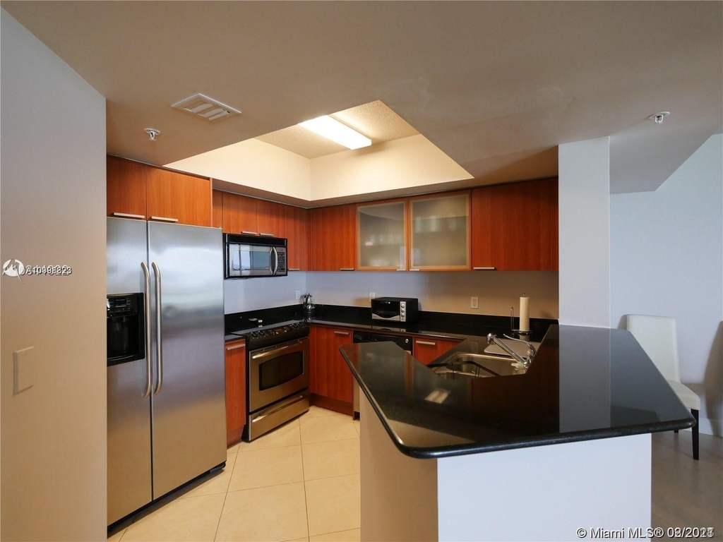 16699 Collins Ave - Photo 9