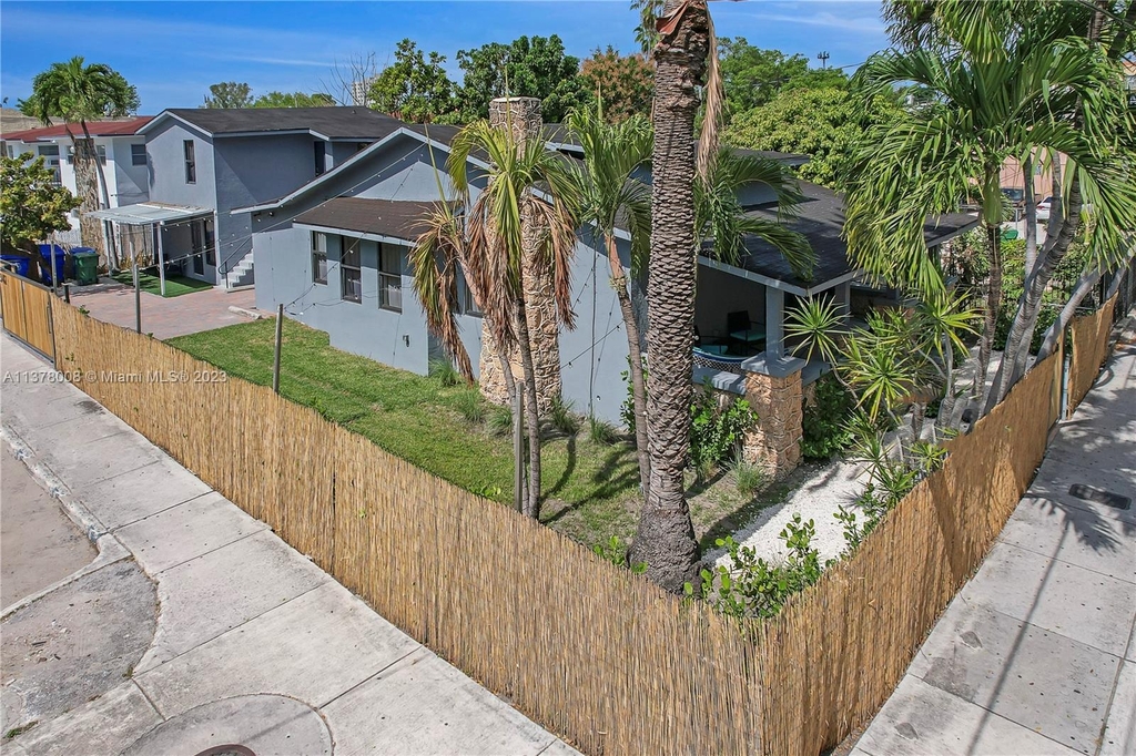 342 Sw 8th Ave - Photo 4