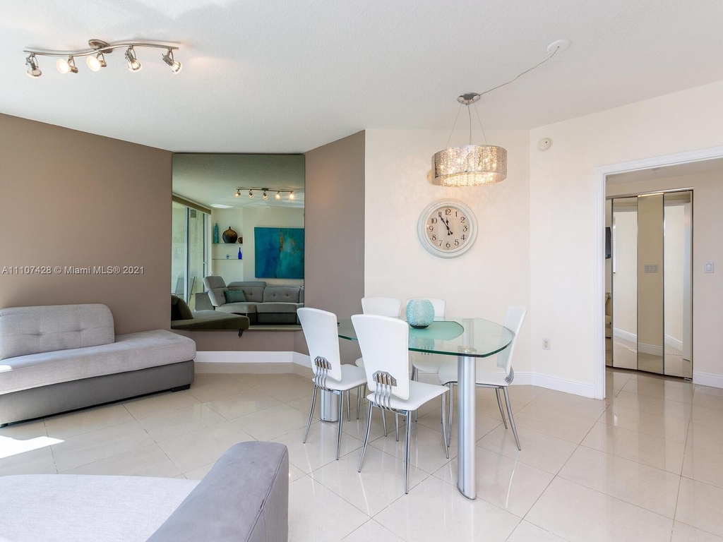 16699 Collins Ave - Photo 3