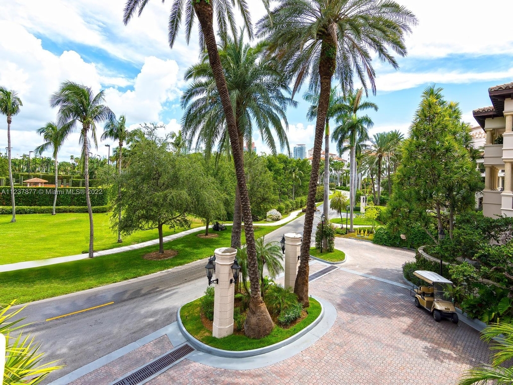 19127 Fisher Island Dr - Photo 13