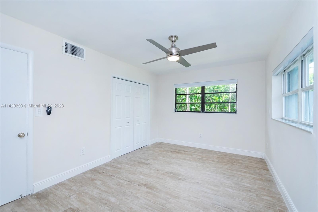 310 Harbor Ct - Photo 18