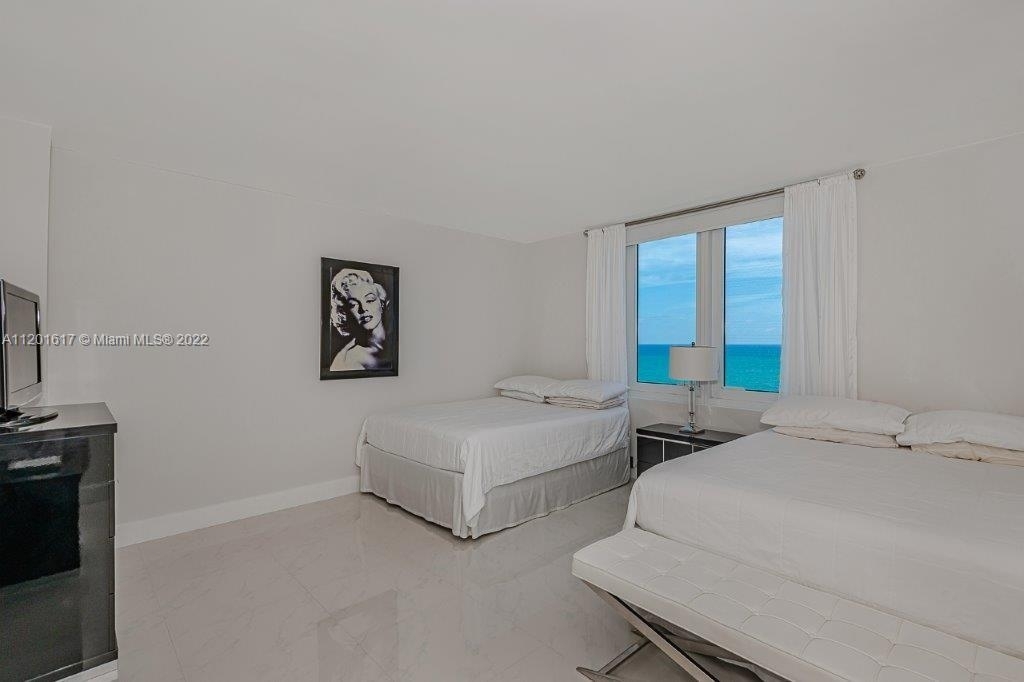 2301 Collins Ave - Photo 19