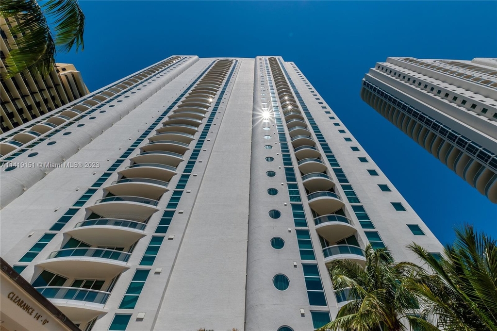 16051 Collins Ave - Photo 71