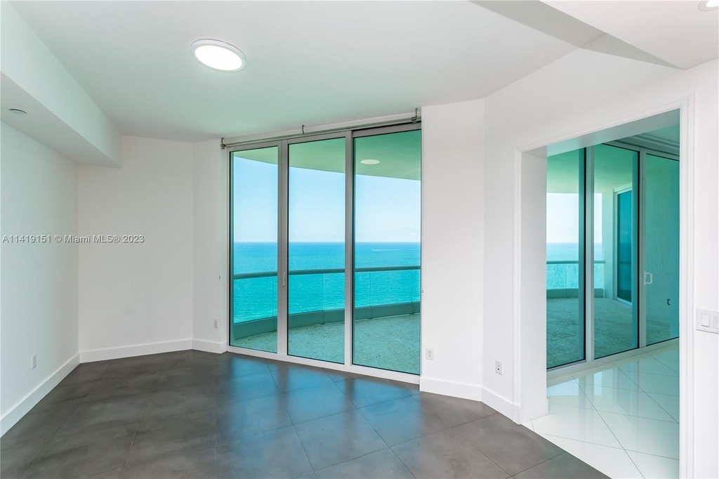 16051 Collins Ave - Photo 31