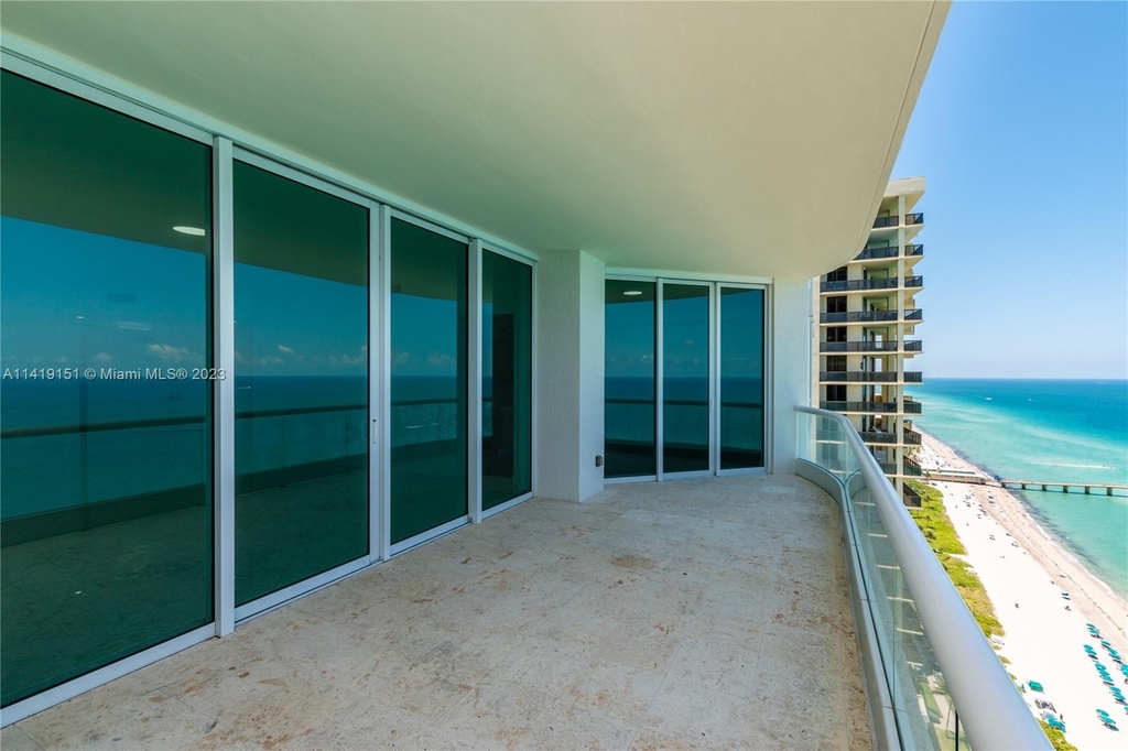 16051 Collins Ave - Photo 12