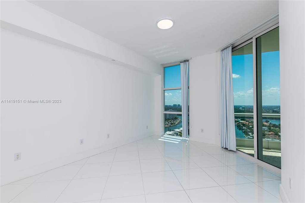 16051 Collins Ave - Photo 59