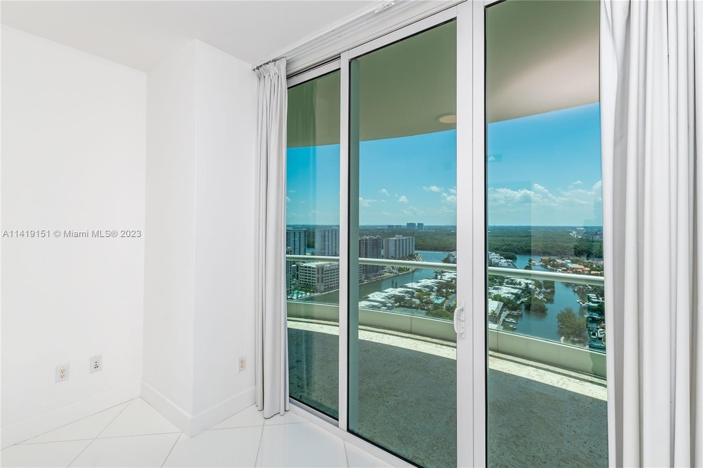 16051 Collins Ave - Photo 50