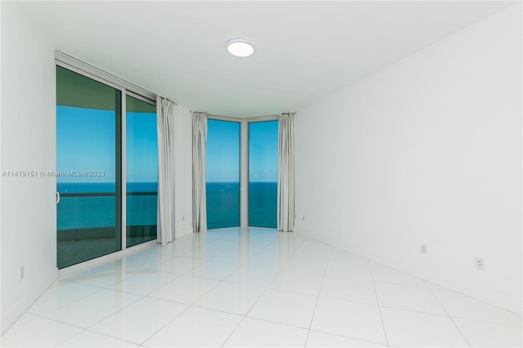 16051 Collins Ave - Photo 37