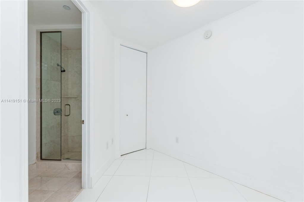 16051 Collins Ave - Photo 52