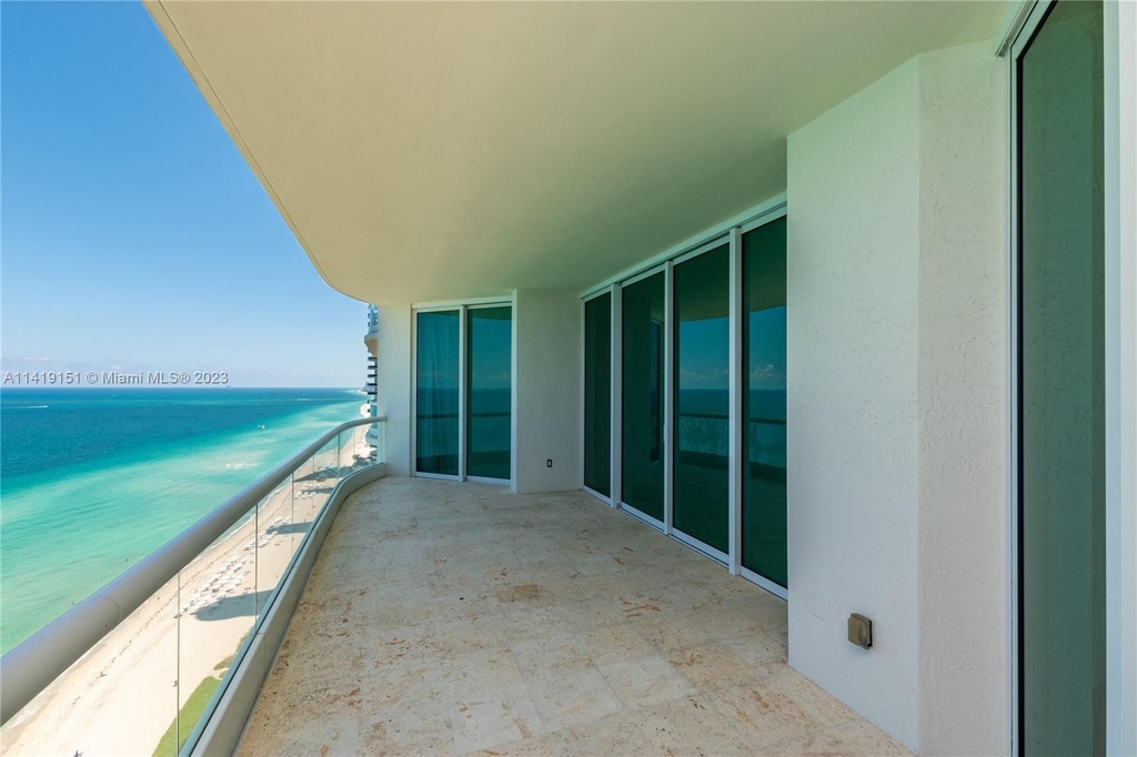 16051 Collins Ave - Photo 10