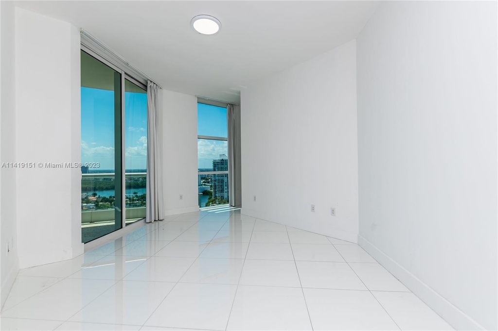 16051 Collins Ave - Photo 45