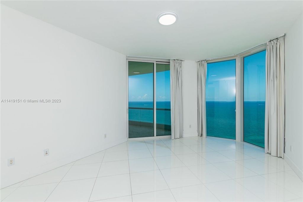 16051 Collins Ave - Photo 38