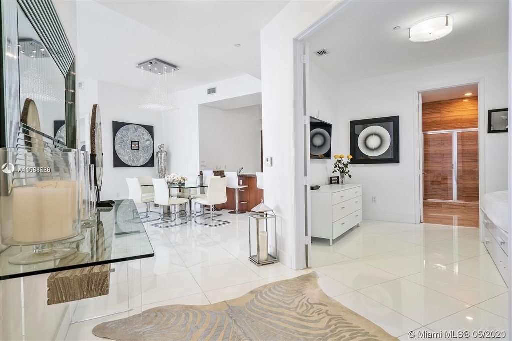 15811 Collins Ave - Photo 3