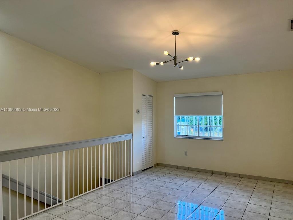 2208 W 74th St - Photo 4