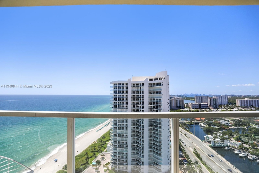 16699 Collins Ave - Photo 19