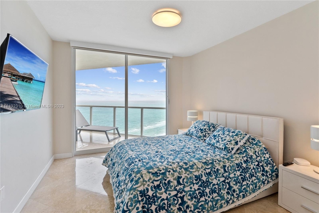 16699 Collins Ave - Photo 11