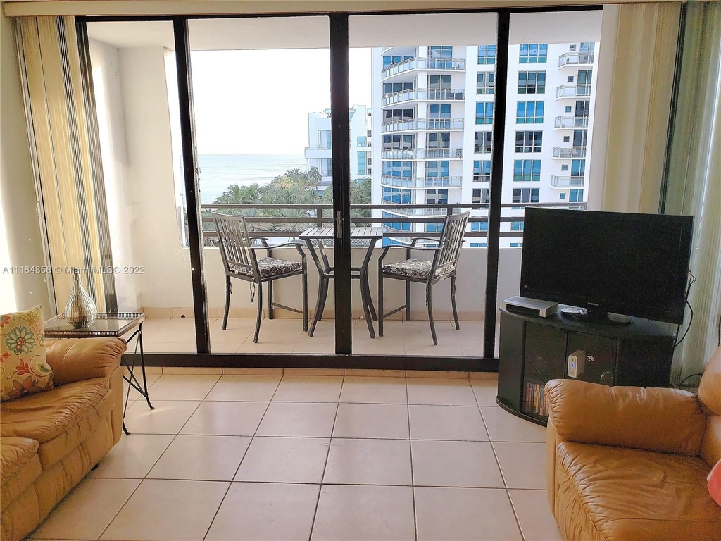 3505 S Ocean Dr - Photo 3