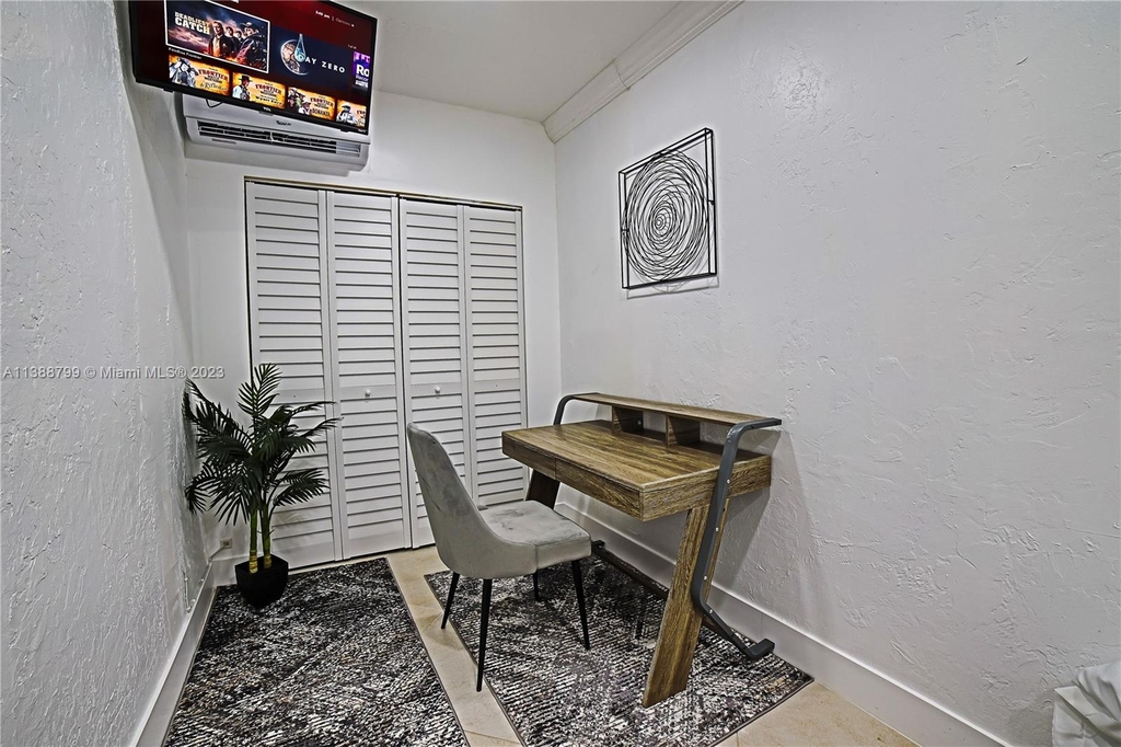 8651 Sunset Strip - Photo 23