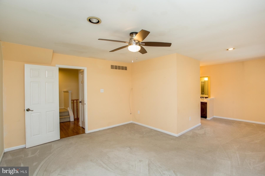 228 Clover Hill Court - Photo 11