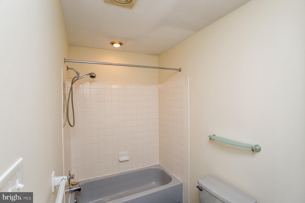 228 Clover Hill Court - Photo 9