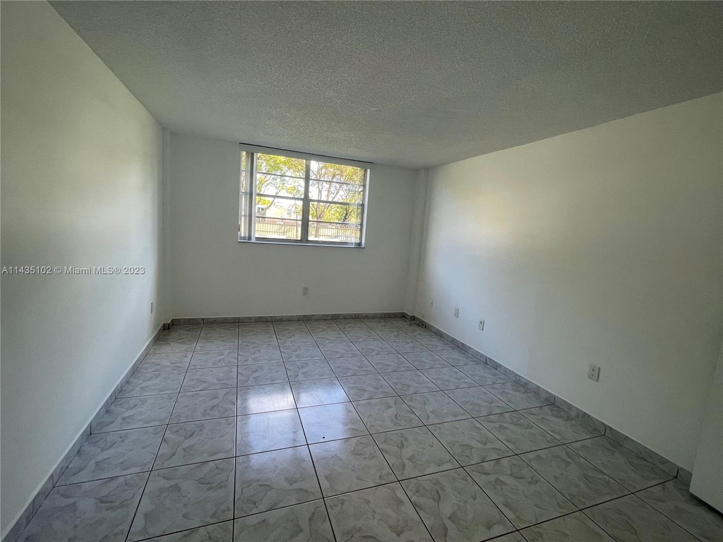 14140 Sw 84th St - Photo 2