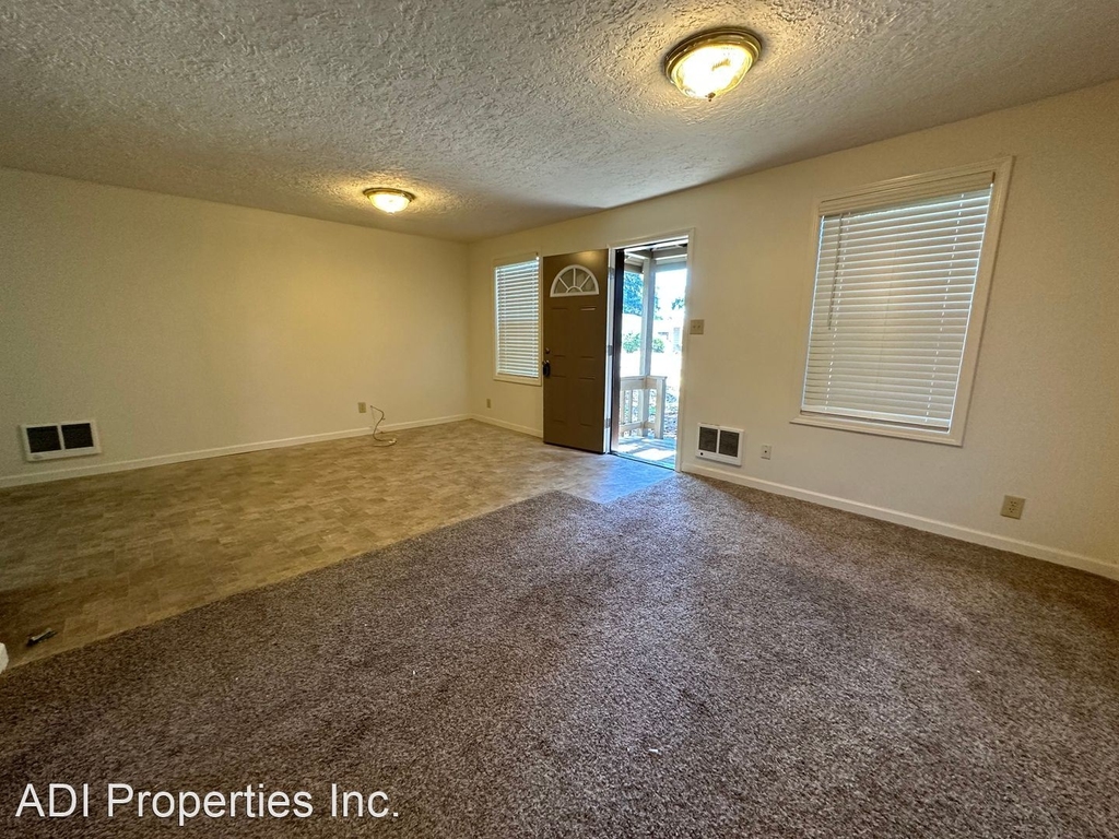 2804 Se 145th Ave - Photo 1