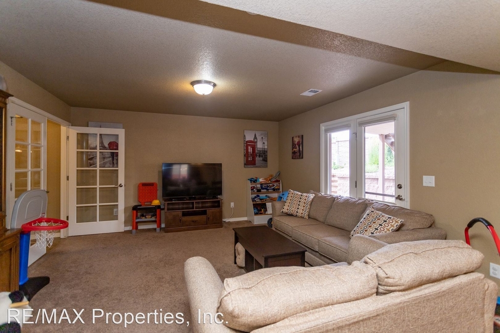 3683 Reindeer Circle - Photo 8