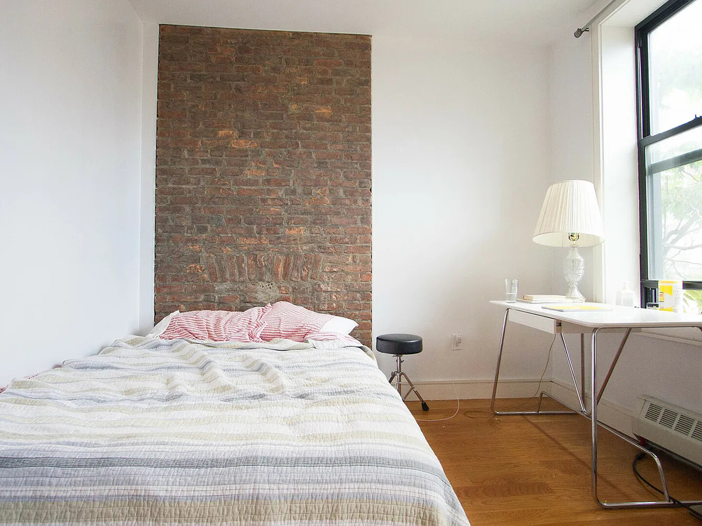 208 Evergreen Avenue - Photo 7