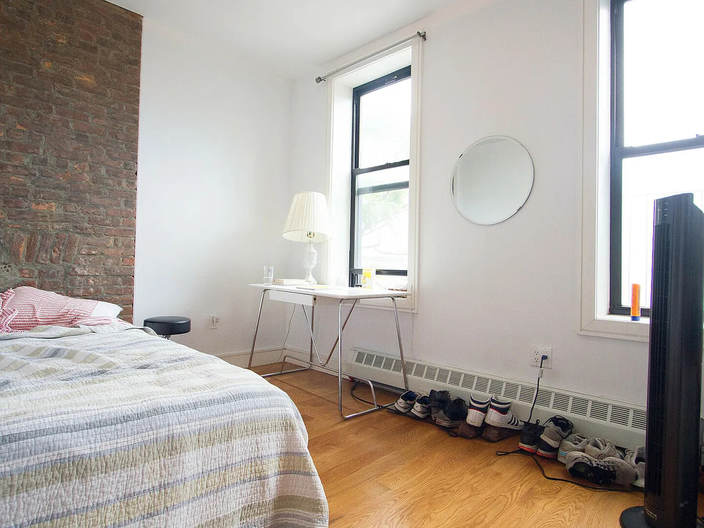 208 Evergreen Avenue - Photo 6
