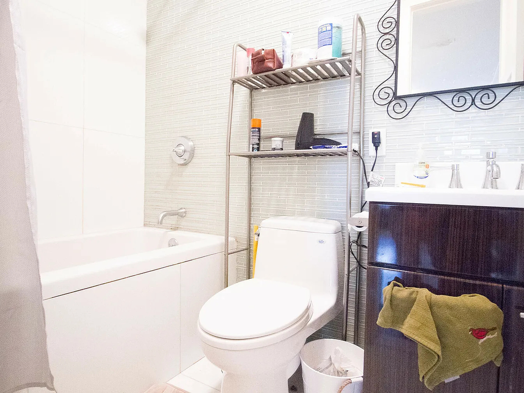 208 Evergreen Avenue - Photo 3