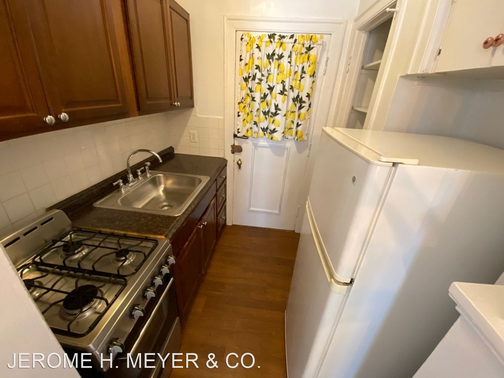 904 Hinman Avenue - Photo 10